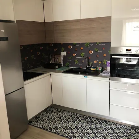 Dobrinja 5 Kod Bazena *