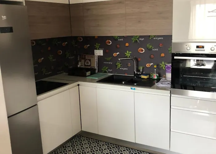 Dobrinja 5 Kod Bazena *