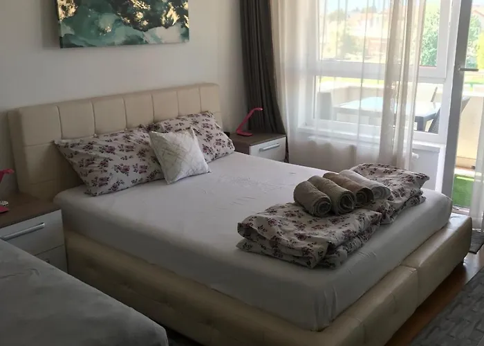 Dobrinja 5 Kod Bazena * سراييفو