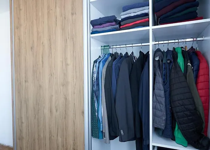 Dobrinja 5 Kod Bazena *